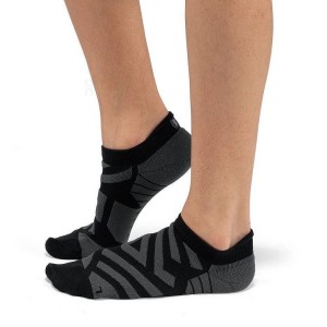 Black On Cloud Performance Low Men Socks | EG_ON9084